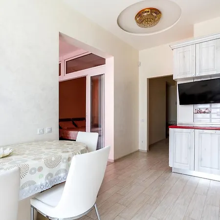 Two-room 5 Minutes Walk From The Sea Διαμέρισμα Οδησσός